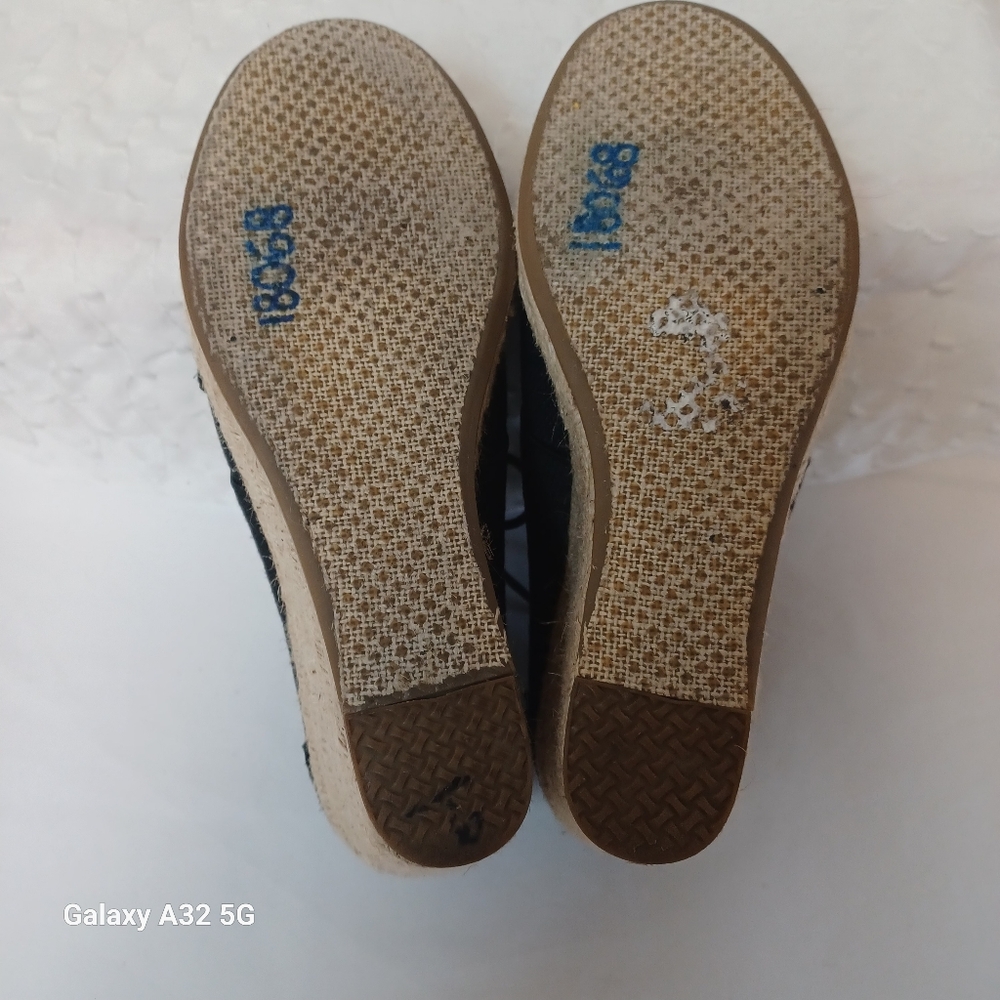 Toms Women Size 8.5 Black Canvas Wedge Shoes - Picture 6 of 14
